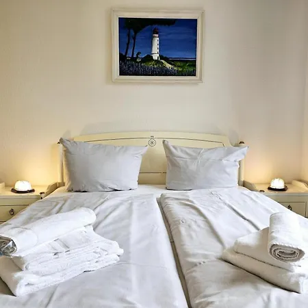 Am Salzhaff Nur 100 Meter Vom Entfernt Mit Balkon *